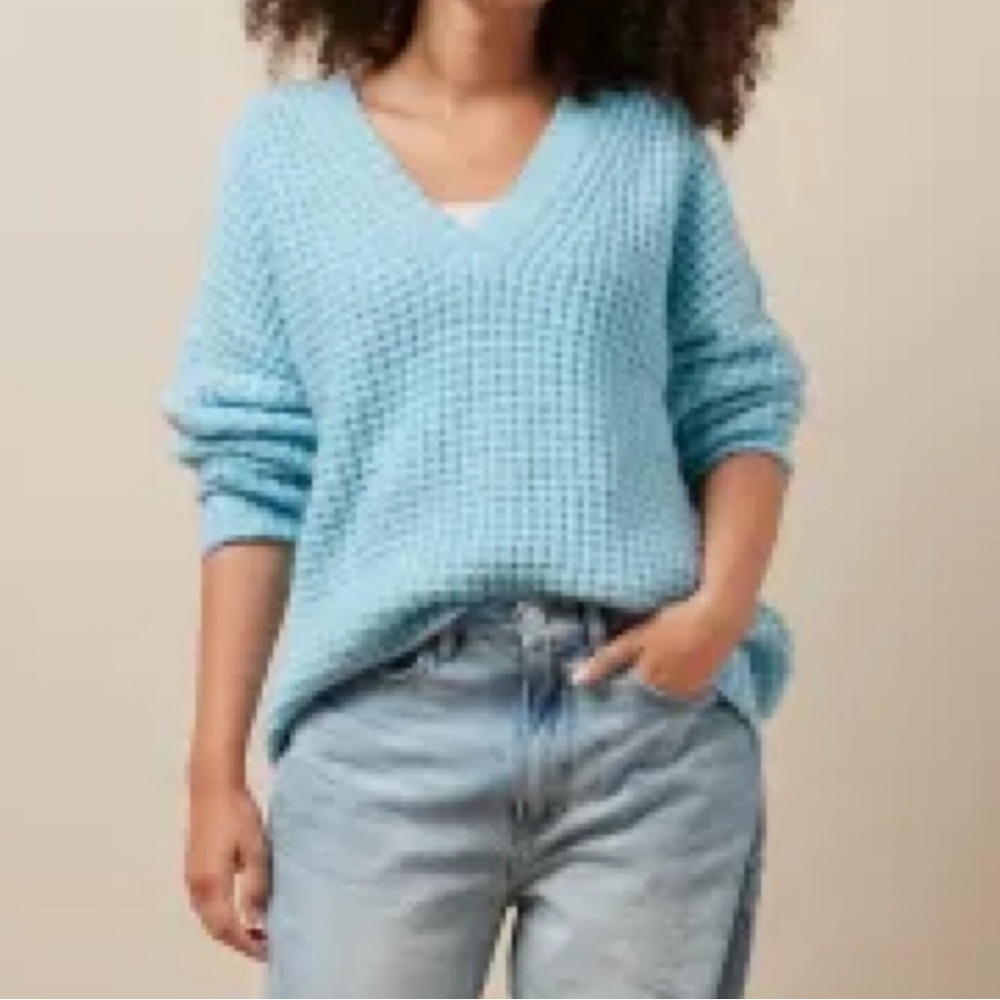 AEO✨🤍💙 Sky Blue V-Neck Sweater